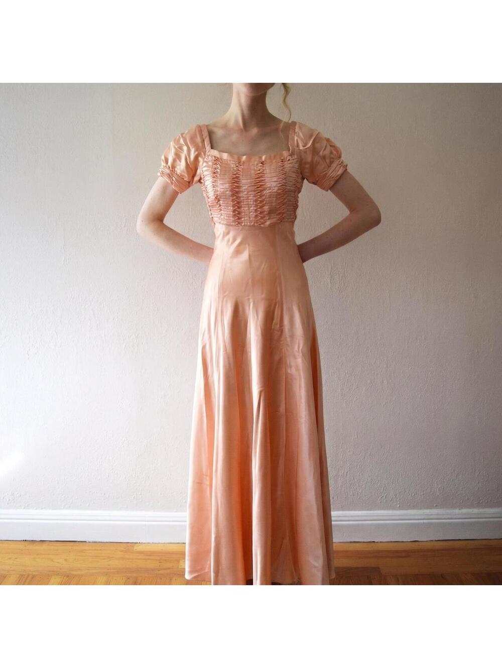 Exquisite 1940s vintage ball gown
